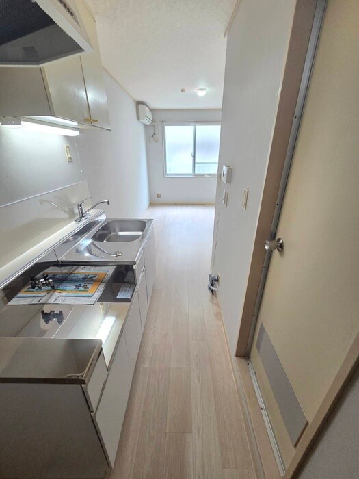 物件内観写真17　(廊下)