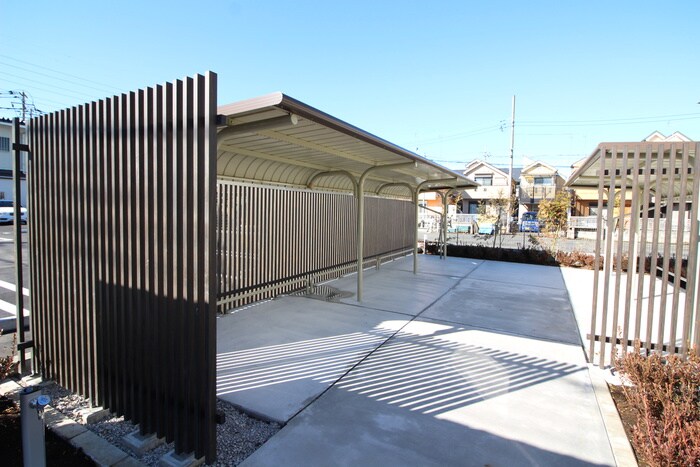 物件外観写真4　(駐輪場)