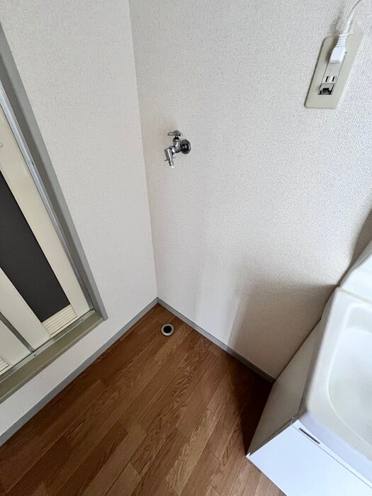 物件内観写真7　(洗濯機置場)