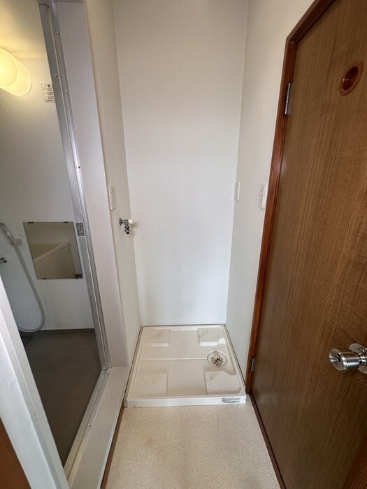 物件内観写真14　(洗濯機置場)