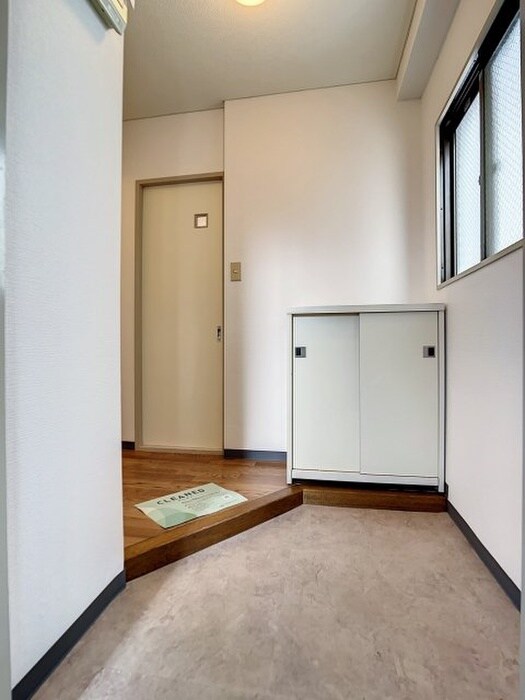 物件内観写真15　(玄関)