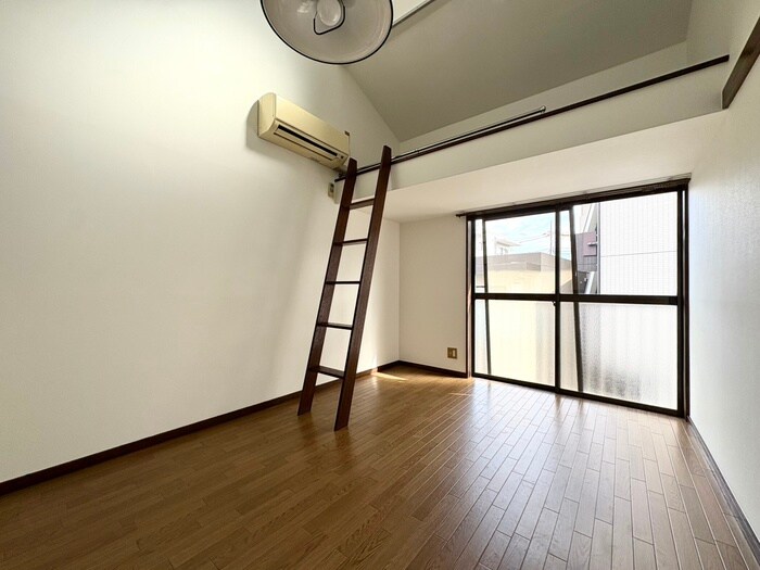 物件内観写真9　(居室)