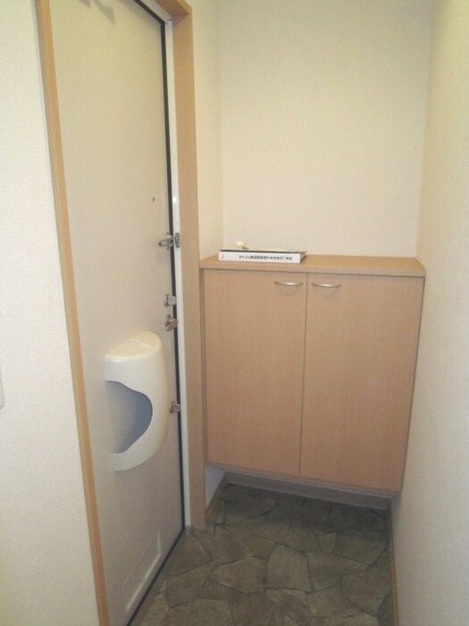 物件内観写真7　(玄関)