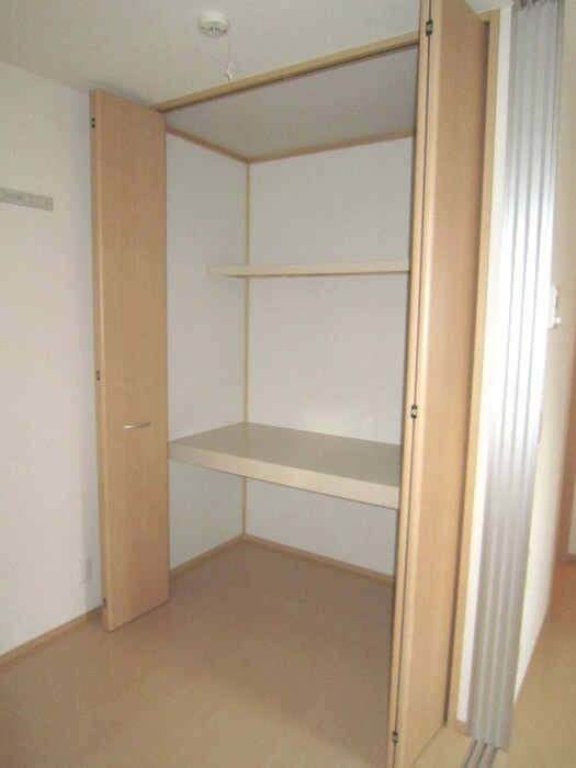 物件内観写真13　(居室)