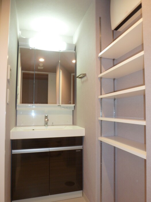 物件内観写真11　(洗面)