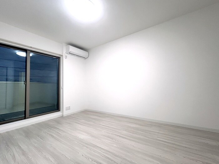 物件内観写真3　(居室)