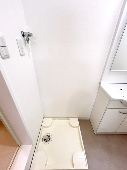 物件内観写真12　(洗濯機置場)