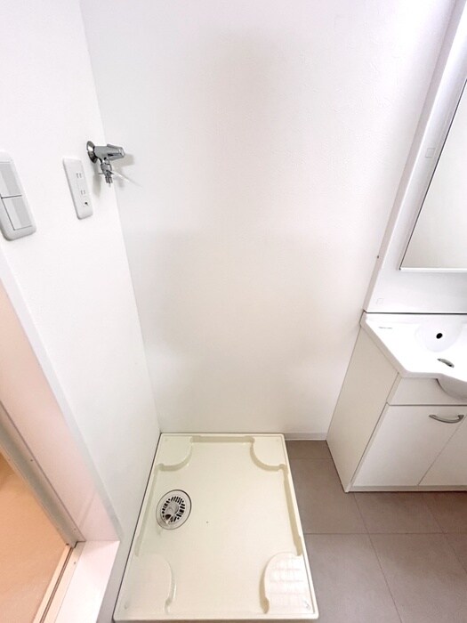 物件内観写真13　(洗濯機置場)