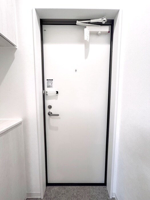 物件内観写真16　(玄関)