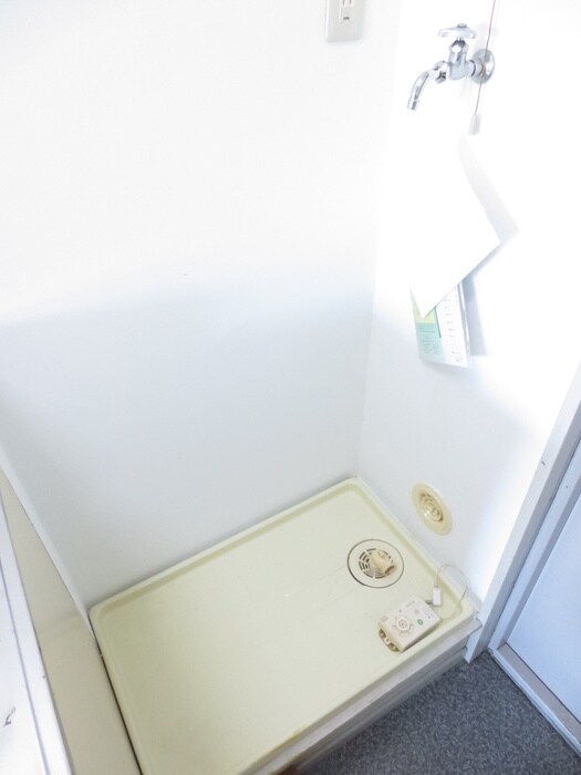 物件内観写真14　(洗濯機置場)