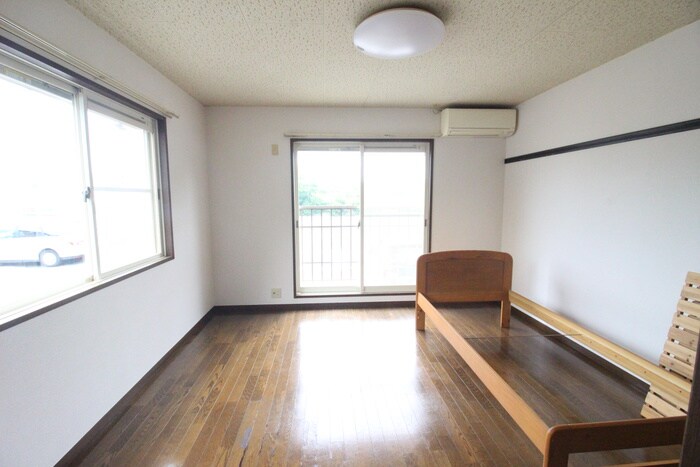 物件内観写真4　(居室)