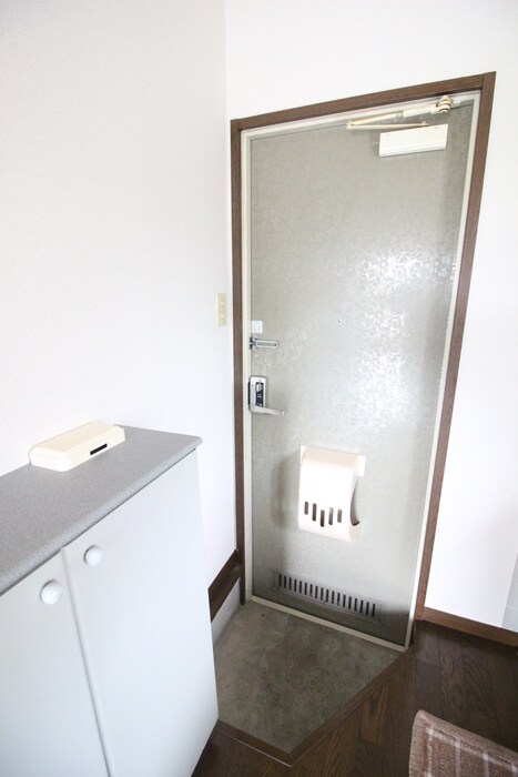物件内観写真17　(玄関)