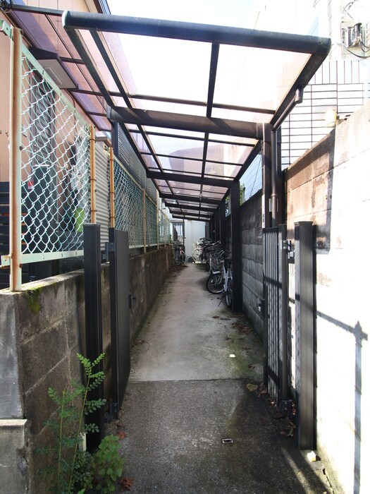 物件外観写真3　(駐輪場)