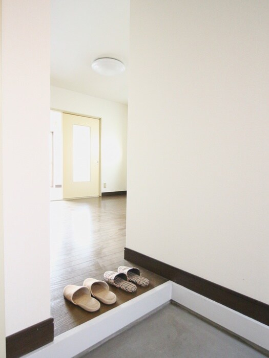 物件内観写真7　(玄関)