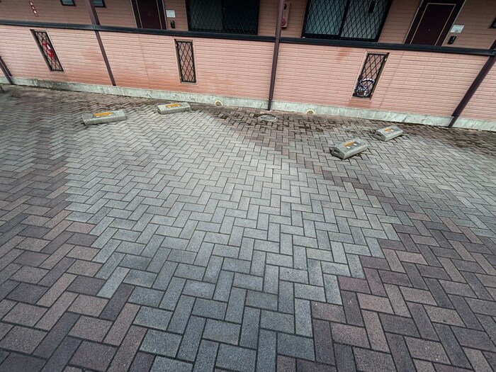 物件外観写真3　(駐車場)