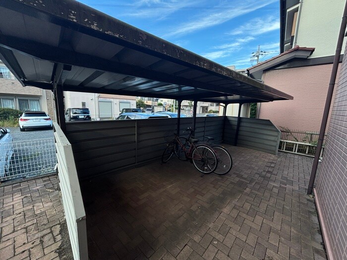 物件外観写真6　(駐輪場)