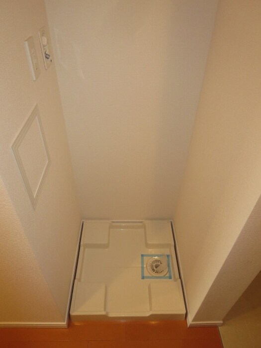 物件内観写真15　(洗濯機置場)