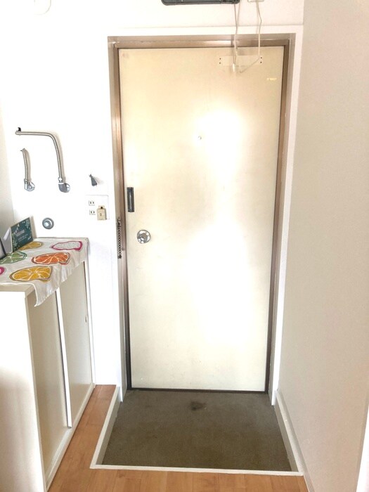 物件内観写真13　(玄関)