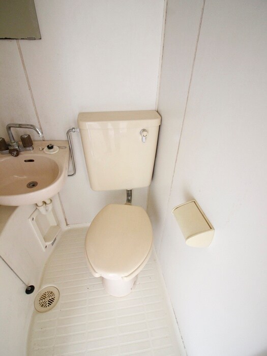 物件内観写真14　(トイレ)