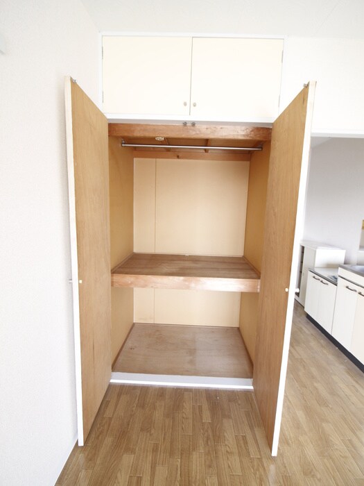 物件内観写真18　(収納)