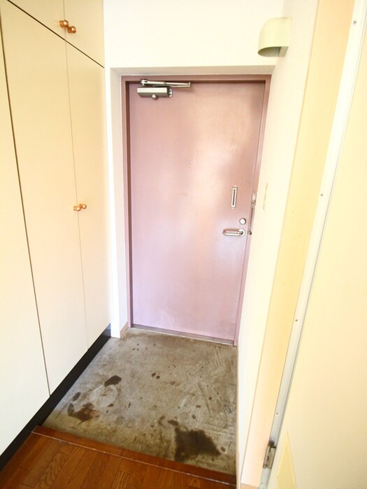 物件内観写真16　(玄関)