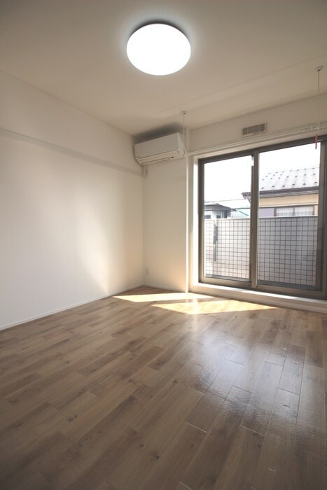 物件内観写真15　(室内からの展望)