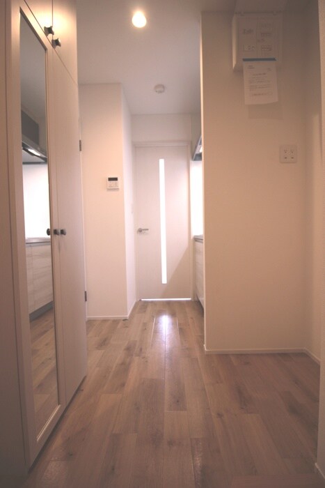 物件内観写真21　(廊下)