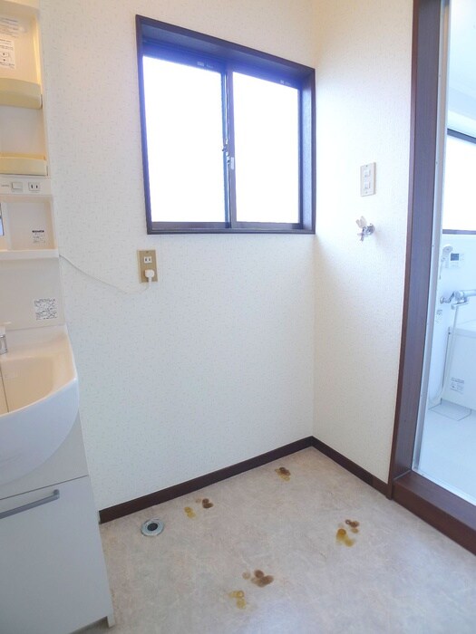 物件内観写真19　(洗濯機置場)