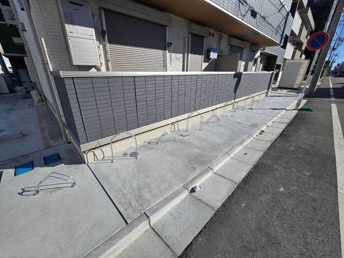 物件外観写真2　(駐輪場)
