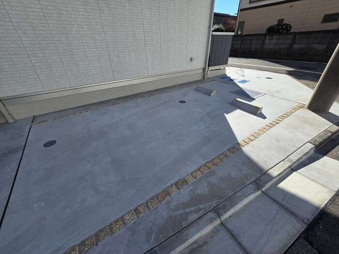 物件外観写真3　(駐車場)