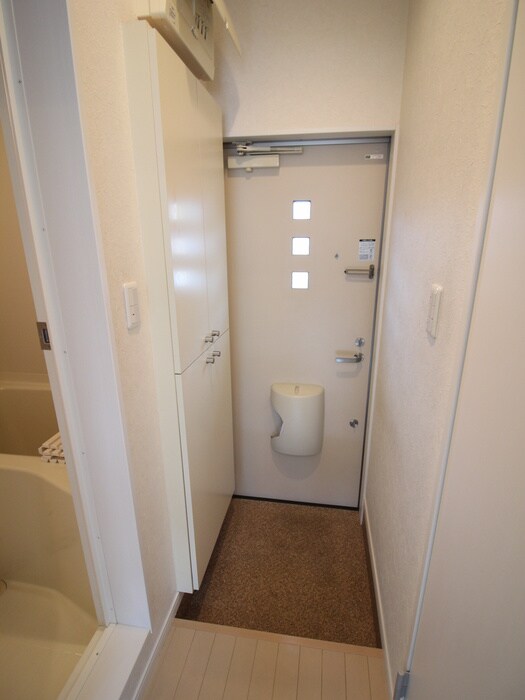 物件内観写真18　(玄関)