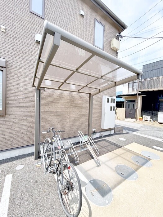 物件外観写真5　(駐輪場)
