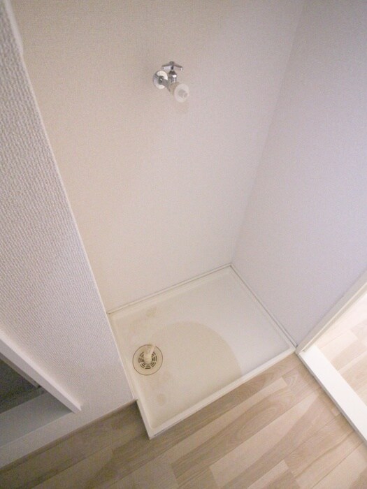 物件内観写真13　(洗濯機置場)