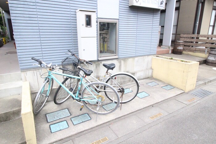 物件外観写真6　(駐輪場)