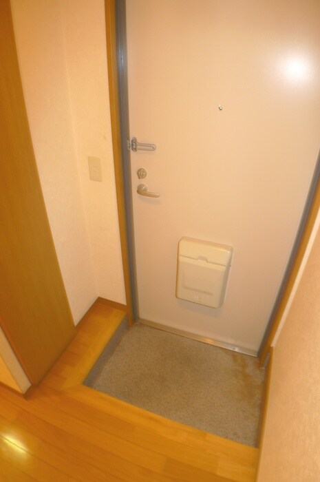物件内観写真11　(玄関)