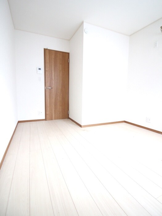 物件内観写真5　(室内からの展望)