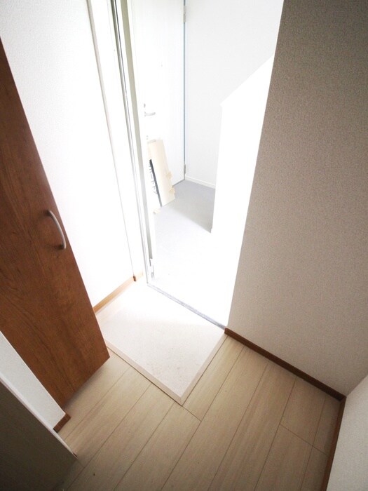 物件内観写真7　(玄関)