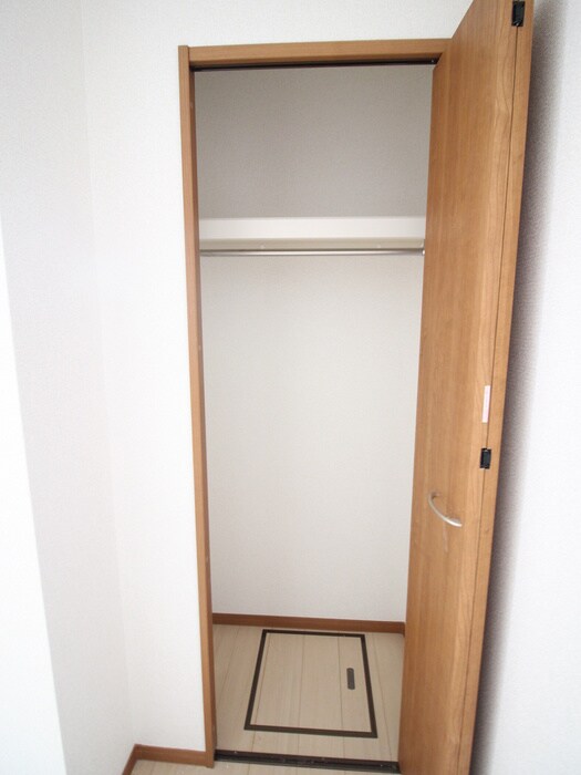 物件内観写真8　(収納)