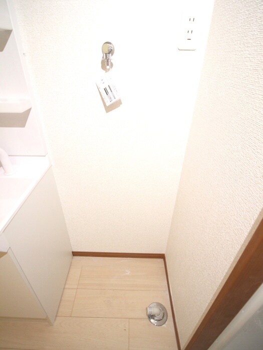 物件内観写真11　(洗濯機置場)