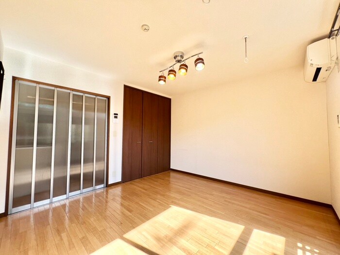 物件内観写真9　(居室)