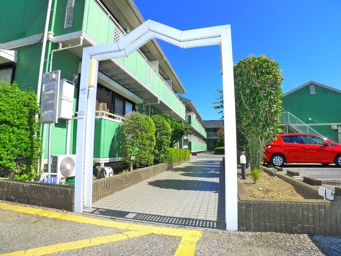 物件外観写真3　(エントランス部分)