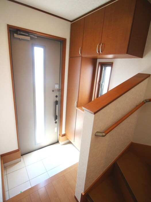 物件内観写真17　(玄関)