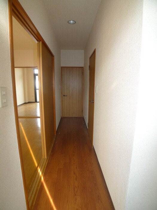物件内観写真16　(廊下)