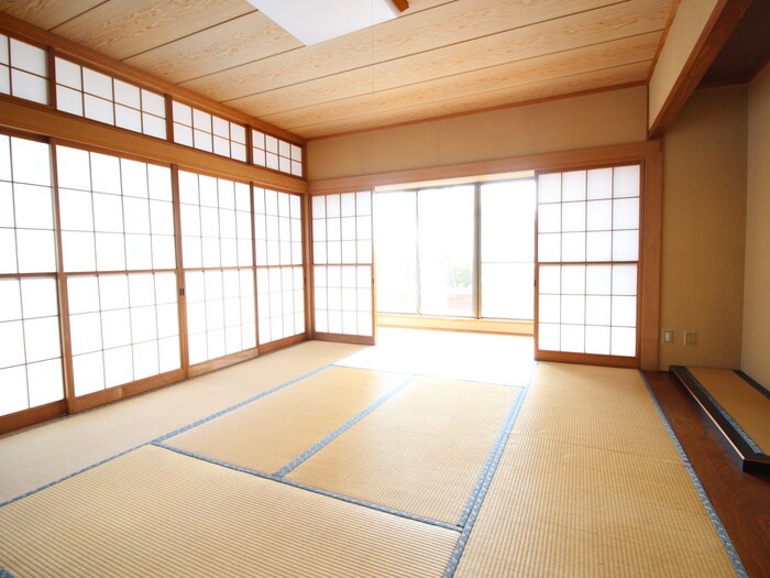 物件内観写真4　(居室)