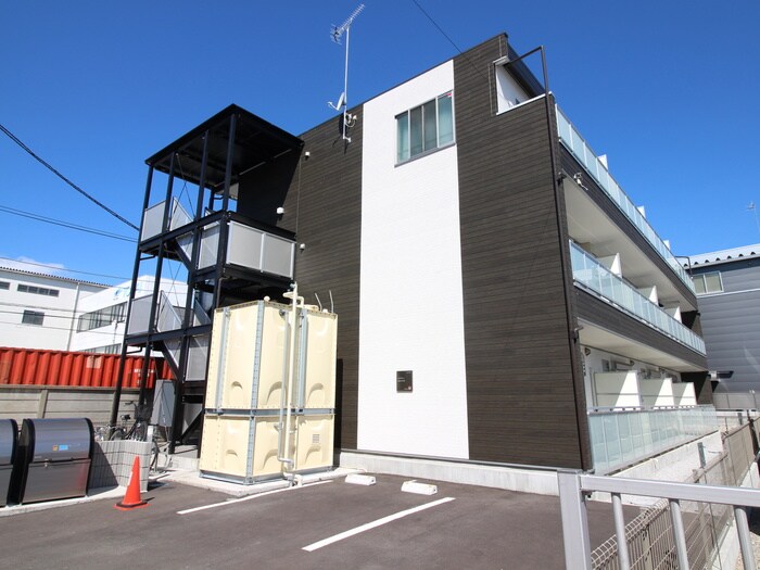 物件外観写真1　(外観写真)