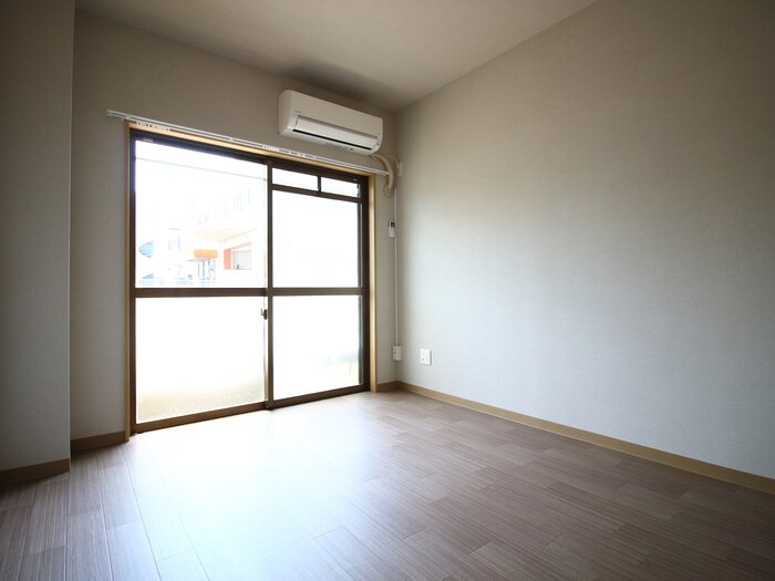 物件内観写真10　(居室)