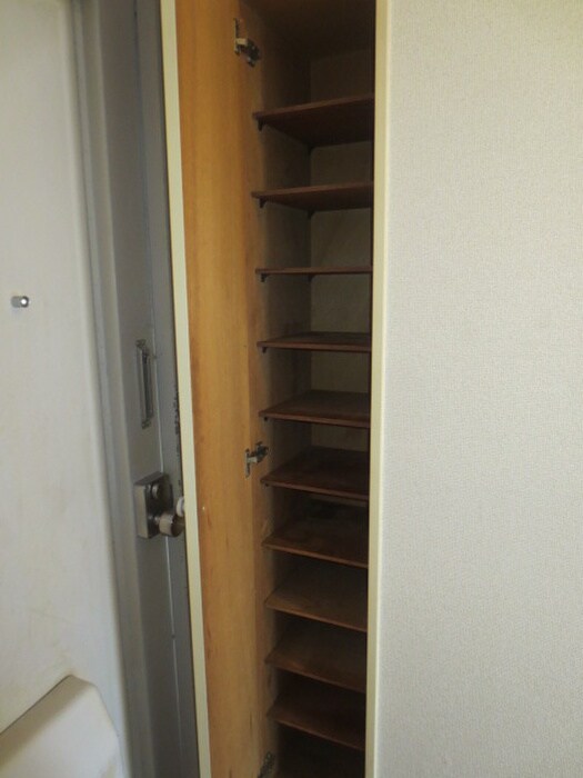 物件内観写真14　(玄関)