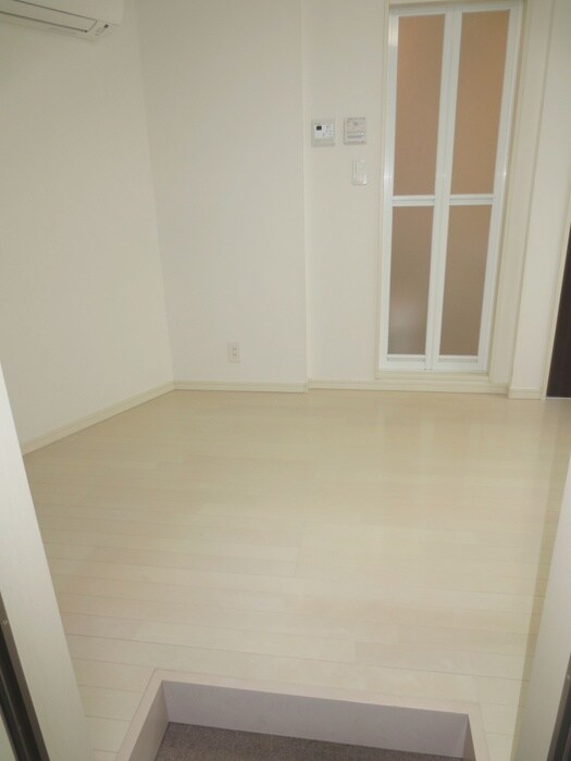 物件内観写真7　(玄関)