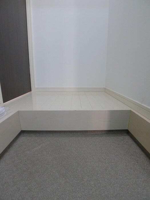 物件内観写真7　(玄関)