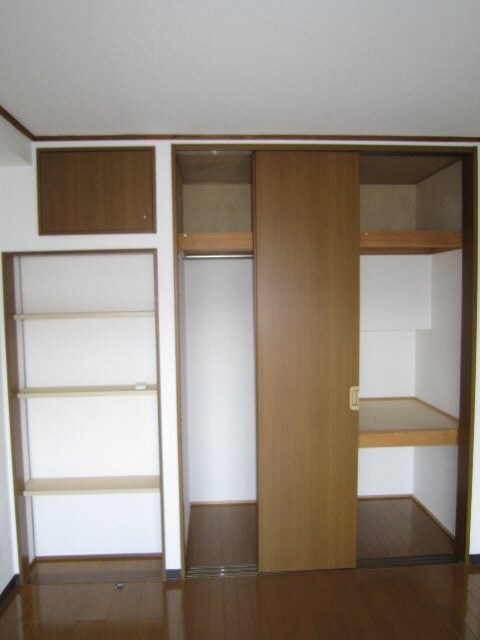 物件内観写真13　(収納)